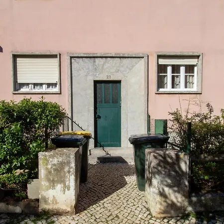 Alvalade Apartmán *